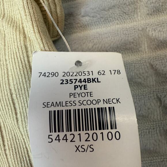 NWT Buckle XS BKE Womens Peyote Seamless Scoop Neck Sleeves Beige Crop Top New - Picture 5 of 7